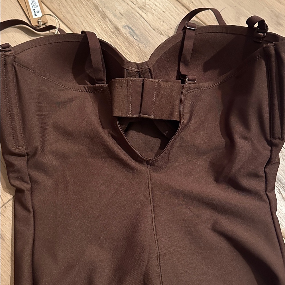 NWT Skims Body Molded Underwire Bodysuit in Cocoa! Size S - Picture 7 of 9